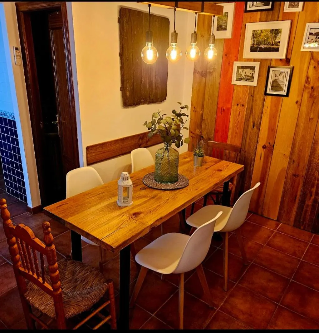 La Casa Junto Al Sendero Del Rio & Chimenea Y Lena Incluida Villa Los Romeros Holiday home