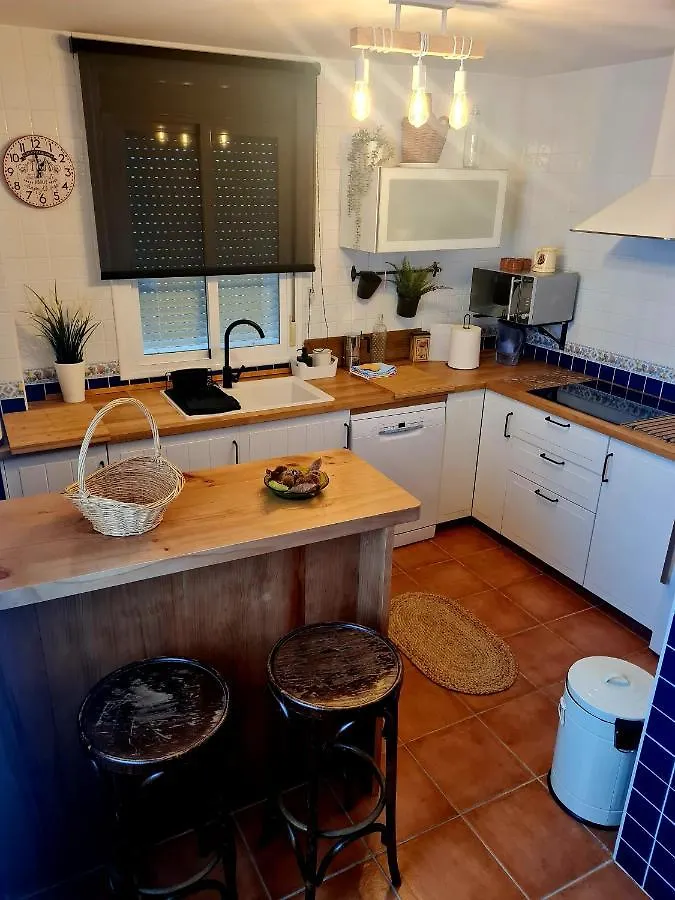 Villa La casa junto al Sendero del Río Los Romeros 0*,